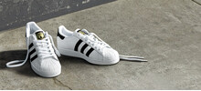 Vente privee ADIDAS baskets et articles de sport pas cher ou en soldes